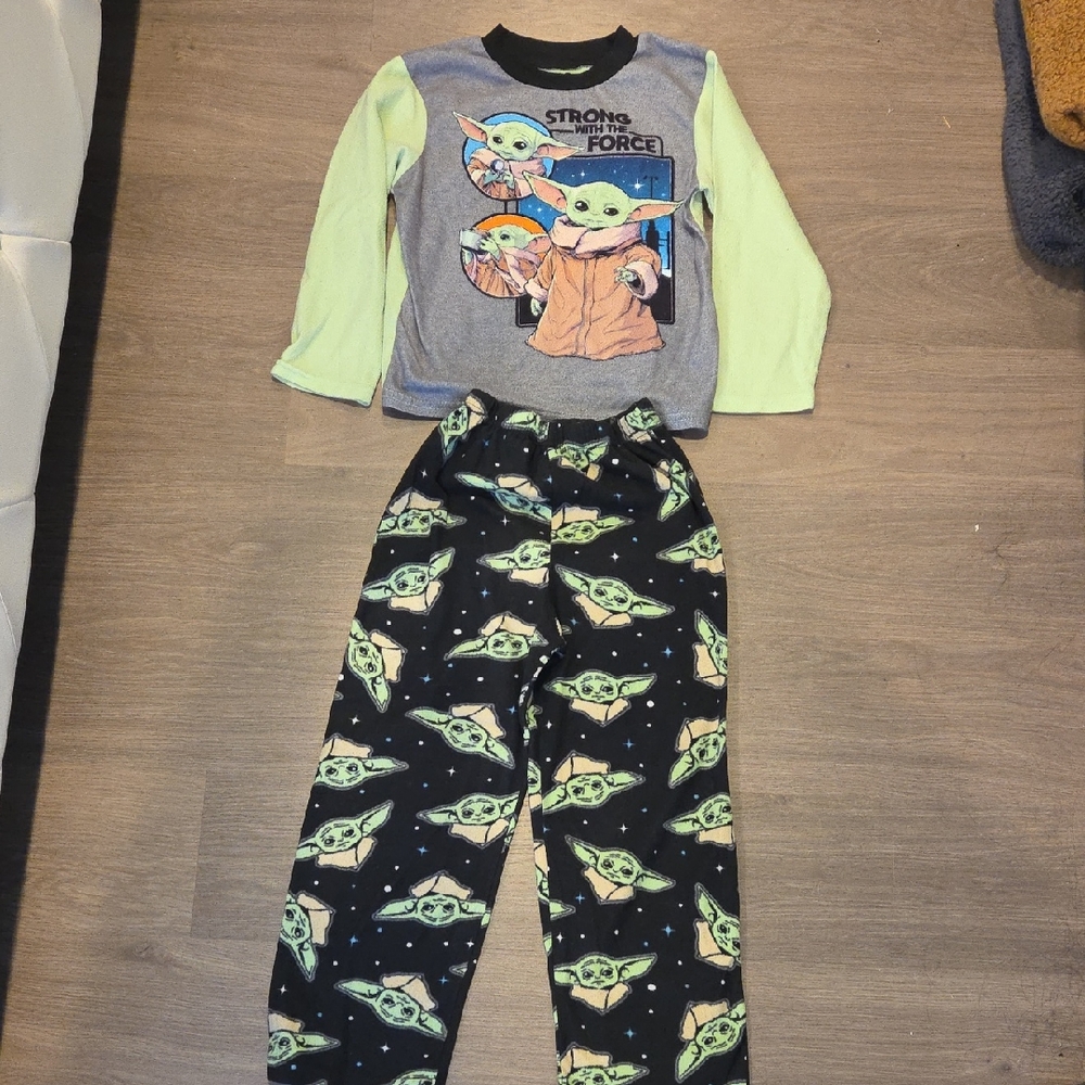 Star Wars Yoda Pajama Set & Slippers 8